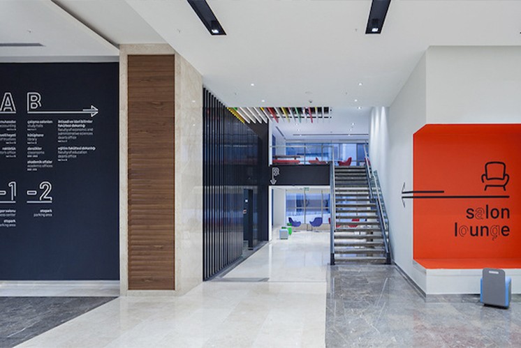 清晰、獨特的標(biāo)識設(shè)計讓教學(xué)樓更具魅力